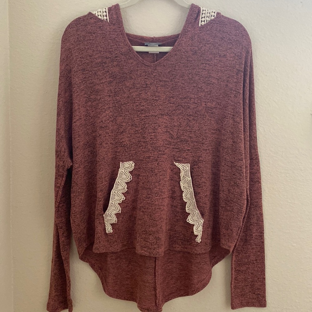 Lightweight hooded pullover